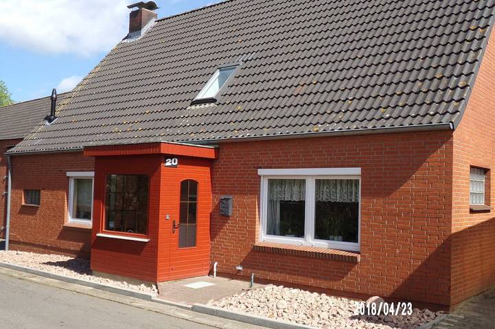 Ferienwohnung für 3 Personen, mit Garten in Pahlen