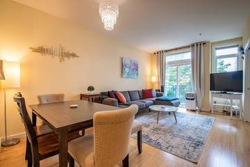 Vacation Apartment for 6 Guests in Belltown, Seattle, Picture 2