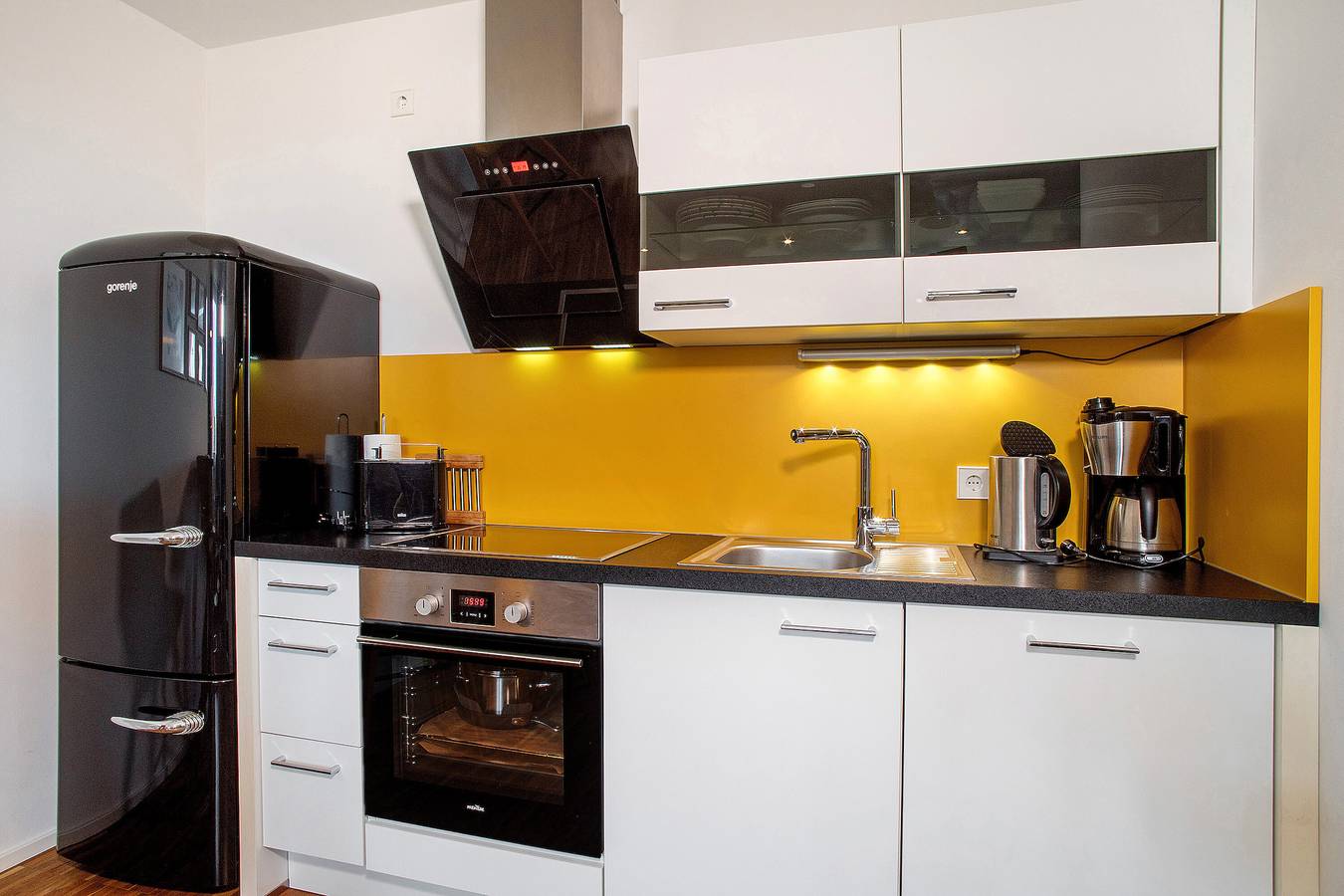 Ganze Wohnung, Ferienwohnung 'Ins Gelbe, 50qm' mit Balkon und Wi-Fi in Langenargen, Region Bodensee-Oberschwaben