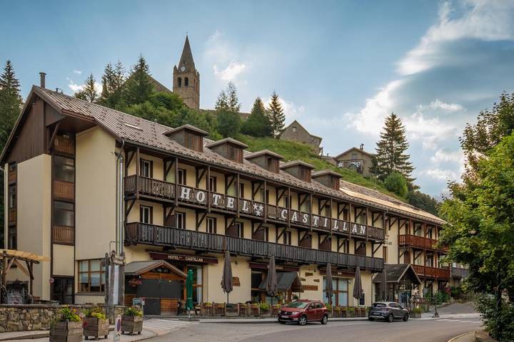 Hôtel pour 3 personnes, avec piscine ainsi que sauna et jardin, animaux acceptés - 1