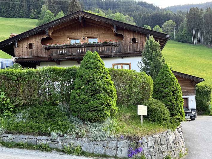 Ferienhaus für 20 Personen, mit Balkon und Garten sowie Sauna in Kaltenbach