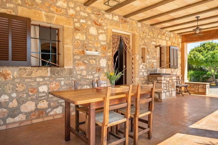 Villa "Els Ullastres" ganz in der Nähe des Strandes, mit Wi-Fi und privatem Garten; Parkplatz vorhanden in Portopetro, Santanyí