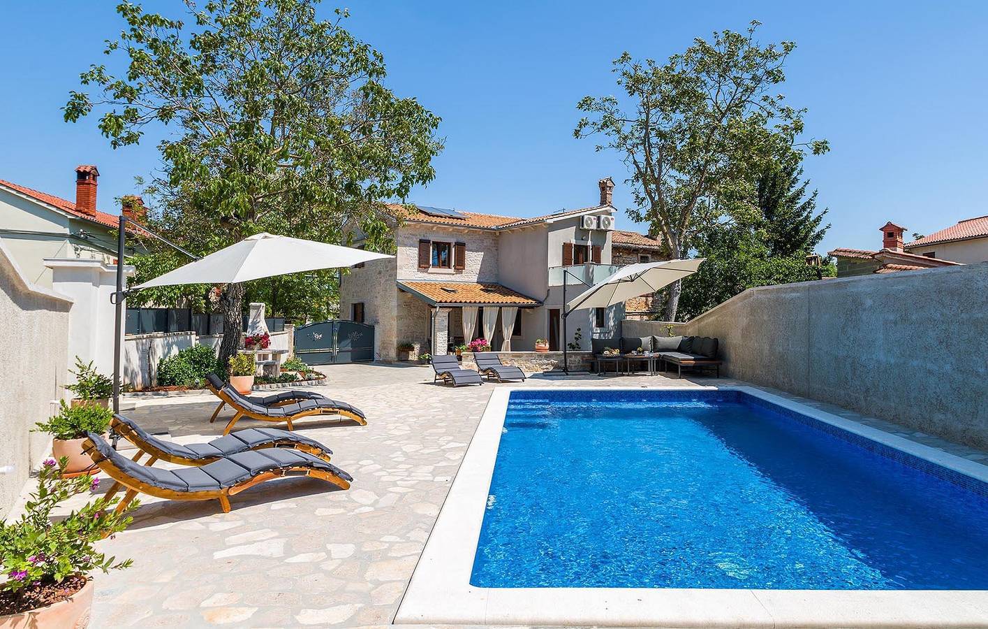 Geräumige 2-Zimmer-Wohnung mit Pool, WLAN und in der Nähe von Sehenswürdigkeiten in Barban, Südküste Istrien