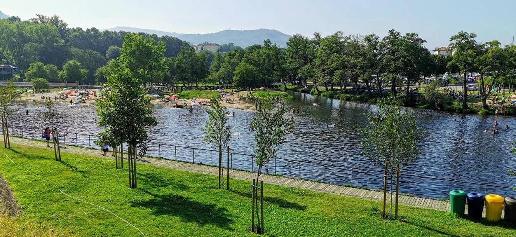Apartamento inteiro, One-Bedroom Apartment in Praia Fluvial da Valeta, Arcos de Valdevez (cidade)