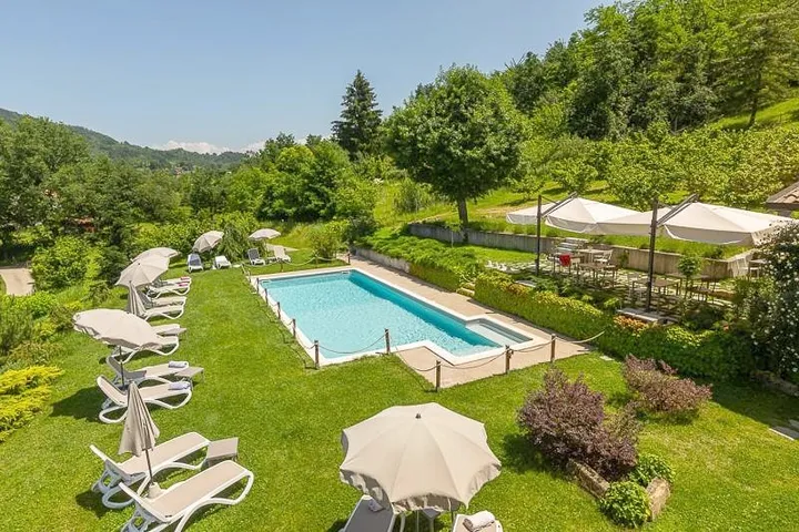Privatzimmer für 3 Personen, mit Garten und Pool - 1