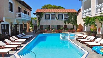 Hôtel pour 3 personnes, avec piscine ainsi que vue et jardin dans Samos (Grèce)