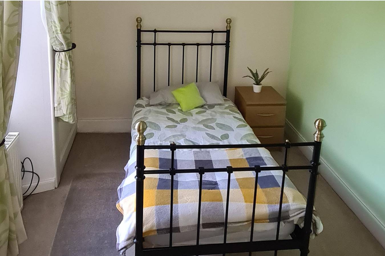 4 Bed Cottage Sleeps 6-Pet-Friendly-Private Garden in Argyll & Bute