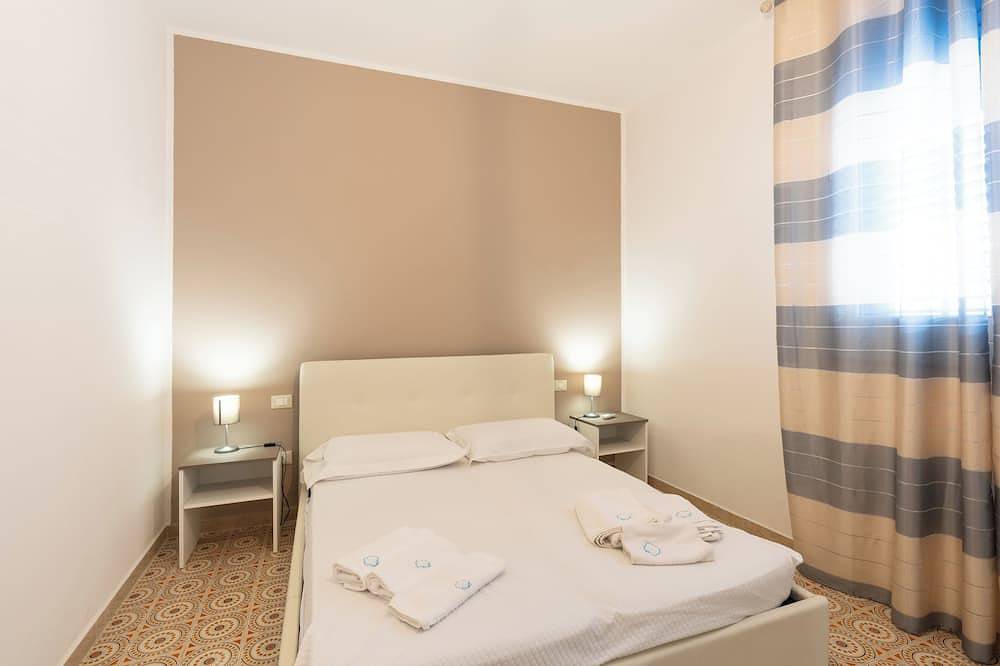 Entire apartment, Cozy, with garden, parking space, and 5 minutes from cornino bay beach in Custonaci, Trapani Province