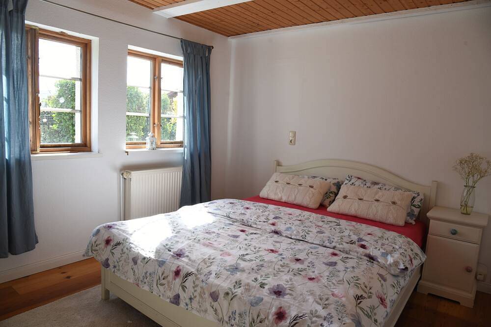 Ganze Wohnung, Großügige Ferienwhg., an der Ostsee, mit eigenem Garten, mit eigener E-Ladesäule in Behrensdorf, Hohwachter Bucht
