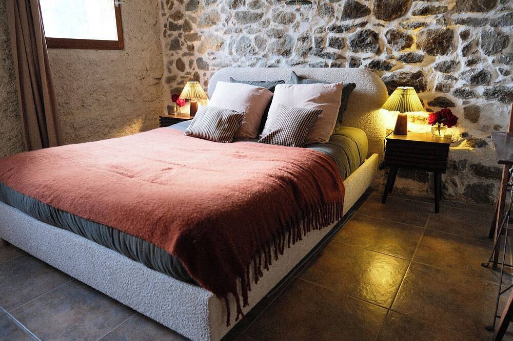 Double room in a village house in Corbara in Corbara, Calvi e dintorni