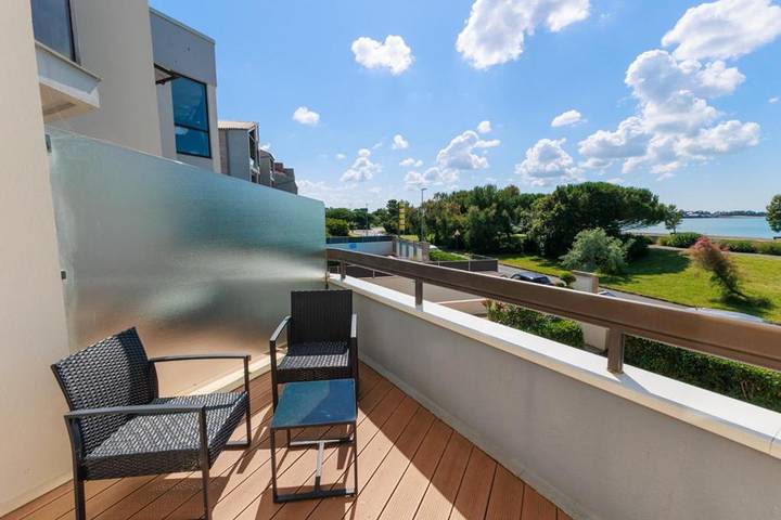 Hôtel pour 4 personnes, avec sauna ainsi que terrasse et piscine, animaux acceptés dans Port Neuf - 3