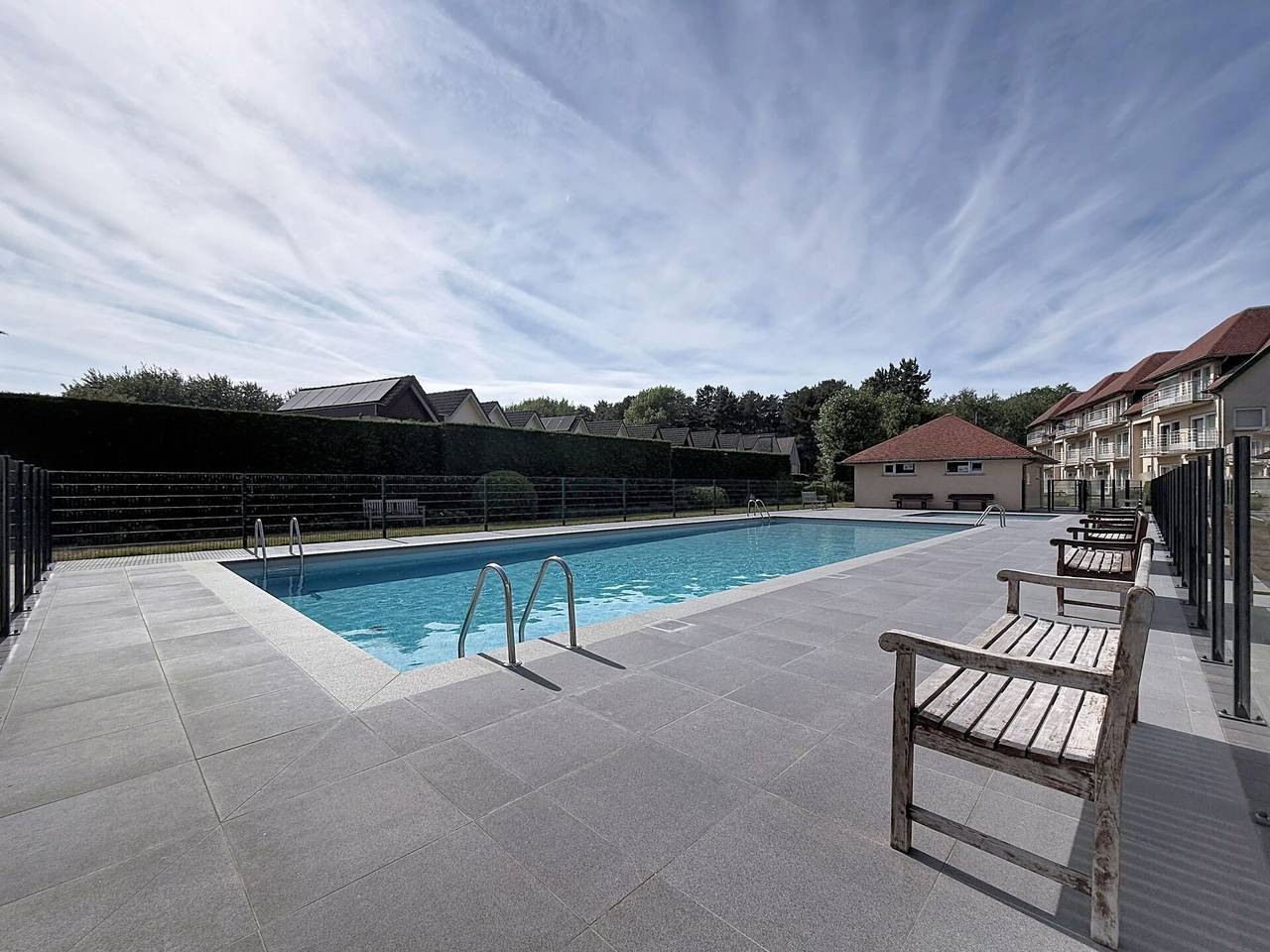 Apartamento entero, De Haan 280 - Green Garden Q17 - 203 with Shared Pool 280.12 in De Haan, Costa de Bélgica