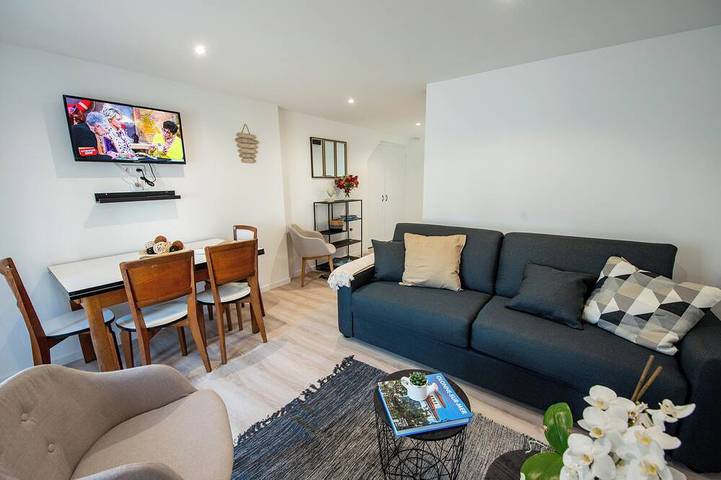 Appartement de vacances pour 4 personnes, avec terrasse et piscine ainsi que sauna et jacuzzi