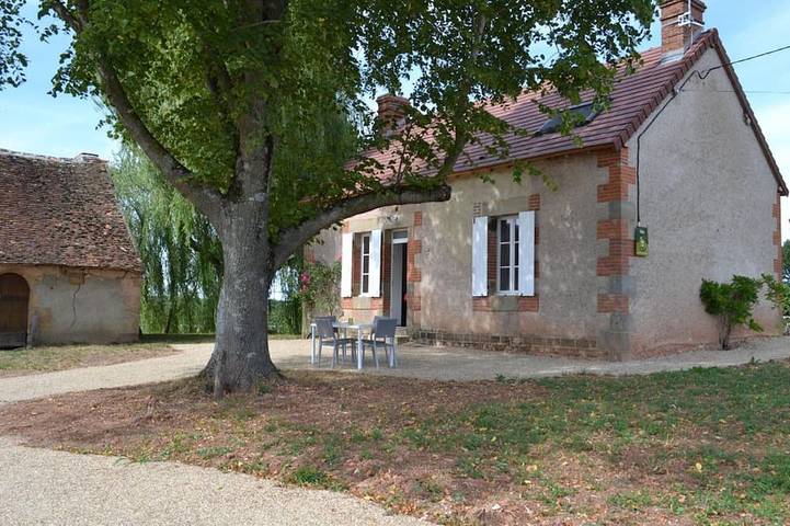 Gîte pour 4 personnes, avec Jardin à Agonges - 4