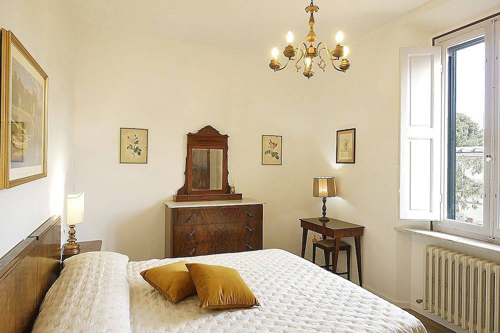 Appartamento intero, 5 minutes from the sea, Apartment \"La Stazione\", for families in the town center in Castagneto Carducci, Costa degli Etruschi