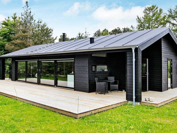 Ferieudlejning for 9 personer, med Terrasse i Hou