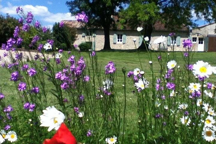 Location de vacances pour 8 personnes, avec Terrasse et Jardin à Saint-Méard-de-Gurçon