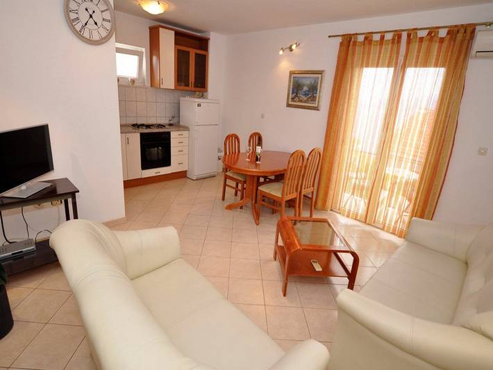 Ferienwohnung für 4 Personen, mit Balkon in Postira