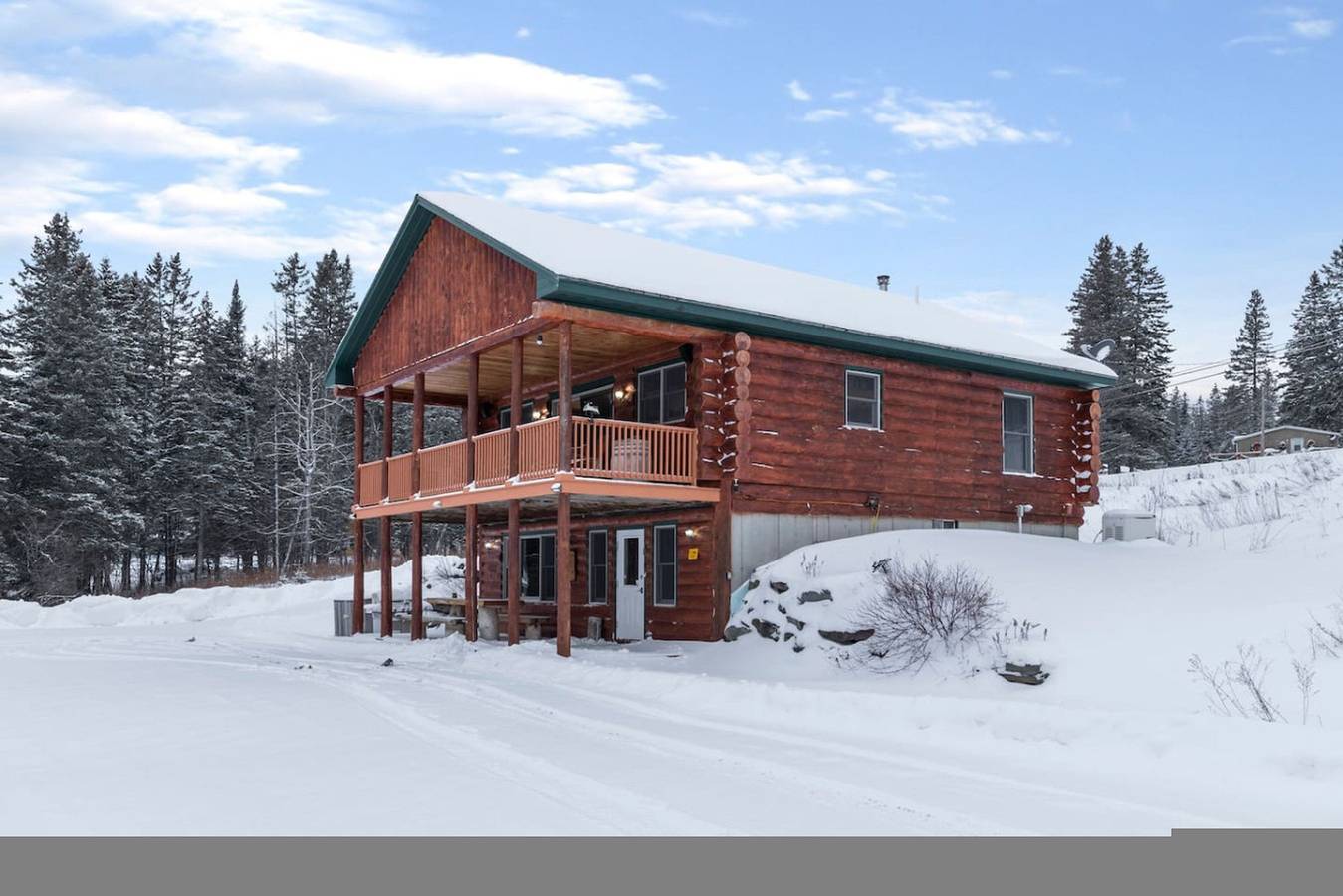 Snowmobile, Hunting, Ice Fishing, in Pittsburg (NH), Coös County