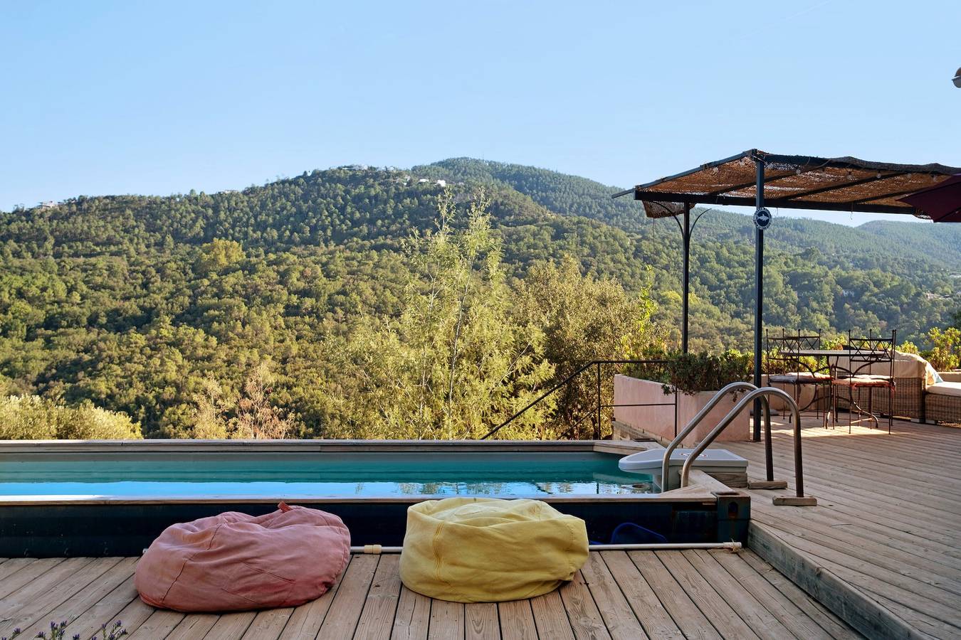 Bed and Breakfast 'Le Mont Vinaigre' with Mountain View, Shared Terrace and Wi-Fi in Les Adrets-de-l'Estérel, Mediterranean Coast (France)