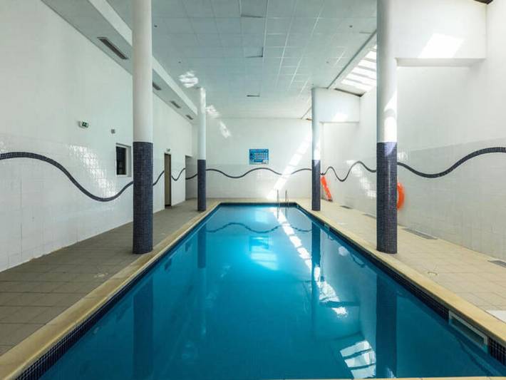 Gîte pour 6 personnes, avec balcon ainsi que sauna et piscine, adapté aux familles à Allos - 2