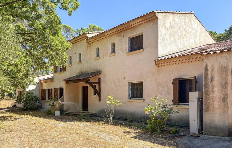 Reizende Ferienwohnung mit Pool und Terrasse – 2 km vom Zentrum von Besse-sur-Issole entfernt in Besse-sur-Issole, Mittelmeerküste (Frankreich)