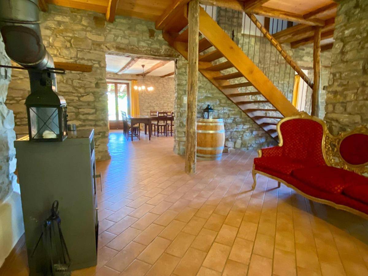 Buchere Ville in Mombarcaro, Langhe