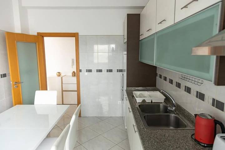 Gîte pour 6 personnes, avec piscine et balcon dans Praia - 4