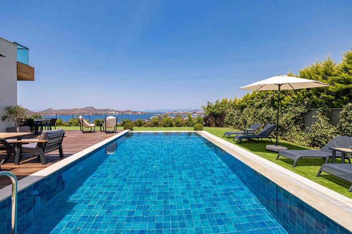 Villa for 9 people, with garden and balcony as well as view and sauna in Bodrum