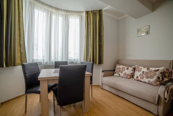 Location de vacances pour 4 personnes, avec vue et jardin, adapté aux familles dans Cluj-Napoca - 4