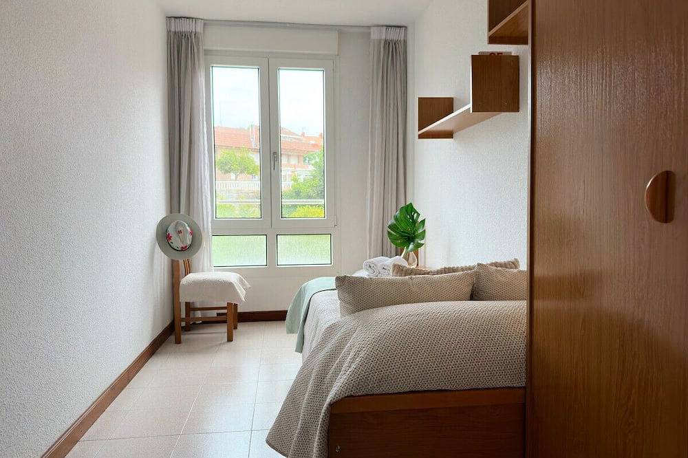 Entire apartment, Apt in Somo- La Escotilla 30017 in Somo, Ribamontán al Mar