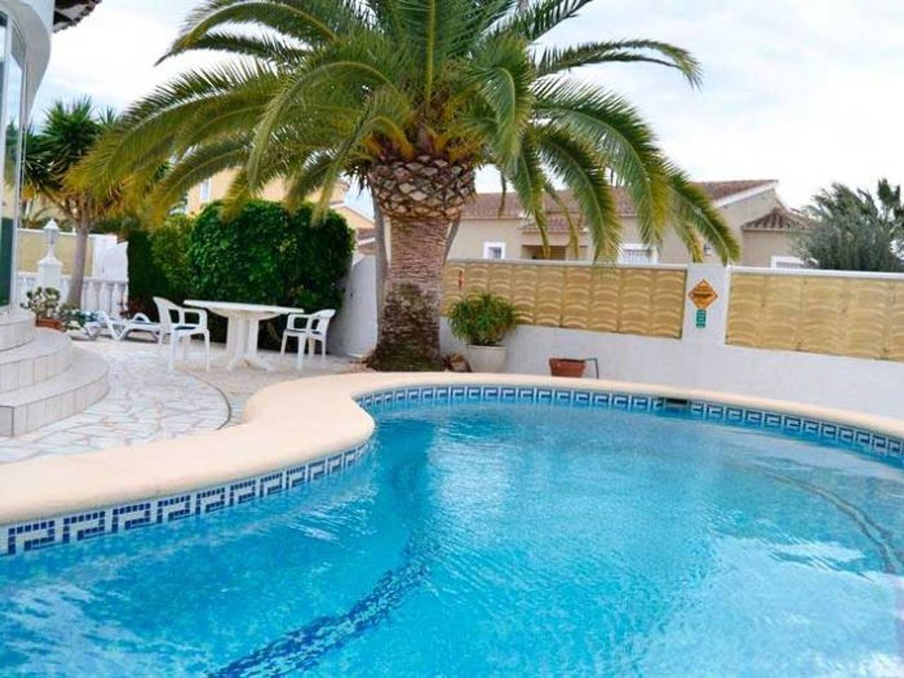 Encantador chalet junto al mar para 4 pers. con piscina privada y Wi-Fi in Almadraba, Costa Blanca