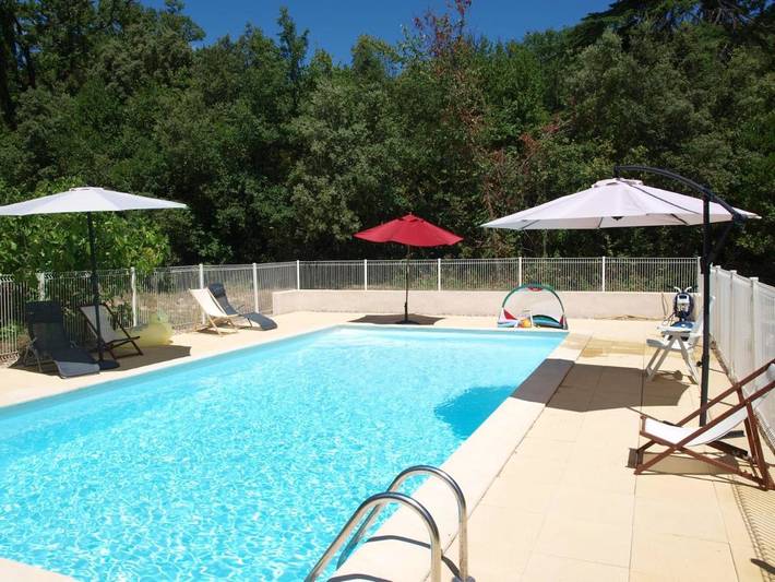 Appartement de vacances pour 6 personnes, avec vue ainsi que jardin et piscine