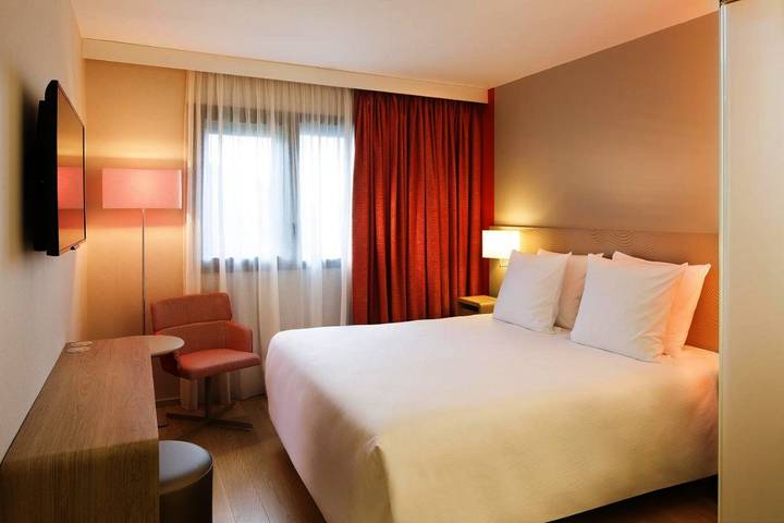 Hôtel pour 2 personnes, avec jacuzzi et piscine, animaux acceptés dans Aéroport Paris-Charles de Gaulle - 3