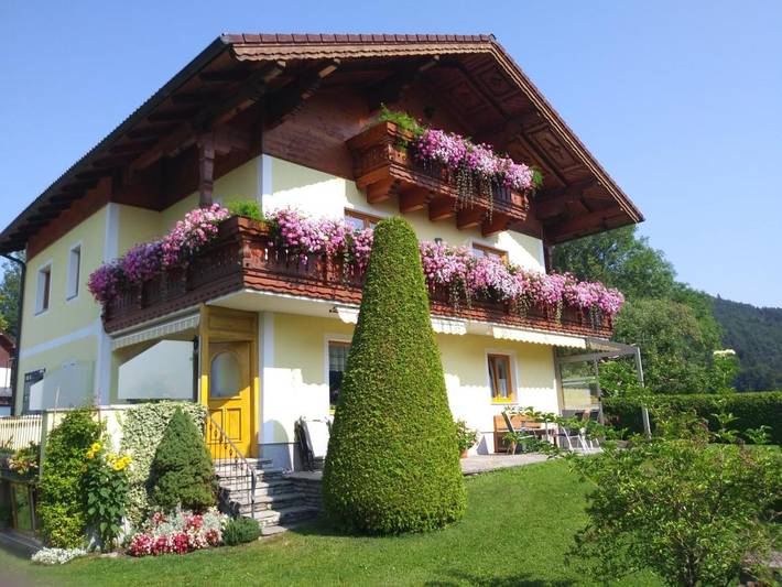 B&B für 3 Personen, mit Balkon und Terrasse sowie Garten und Ausblick in Faistenau