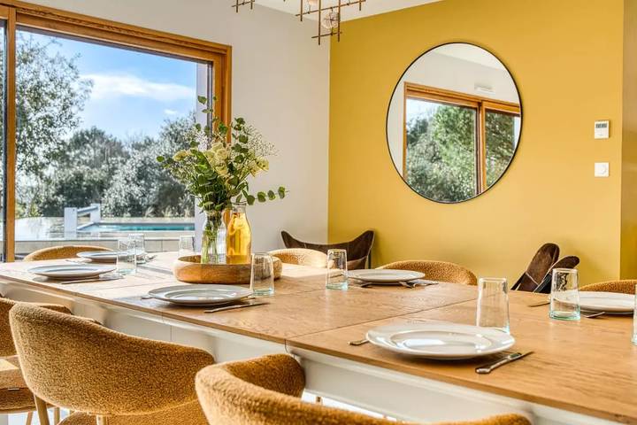 Location de vacances pour 8 personnes, avec terrasse et jardin ainsi que piscine et sauna, animaux acceptés à Brem-sur-Mer - 4