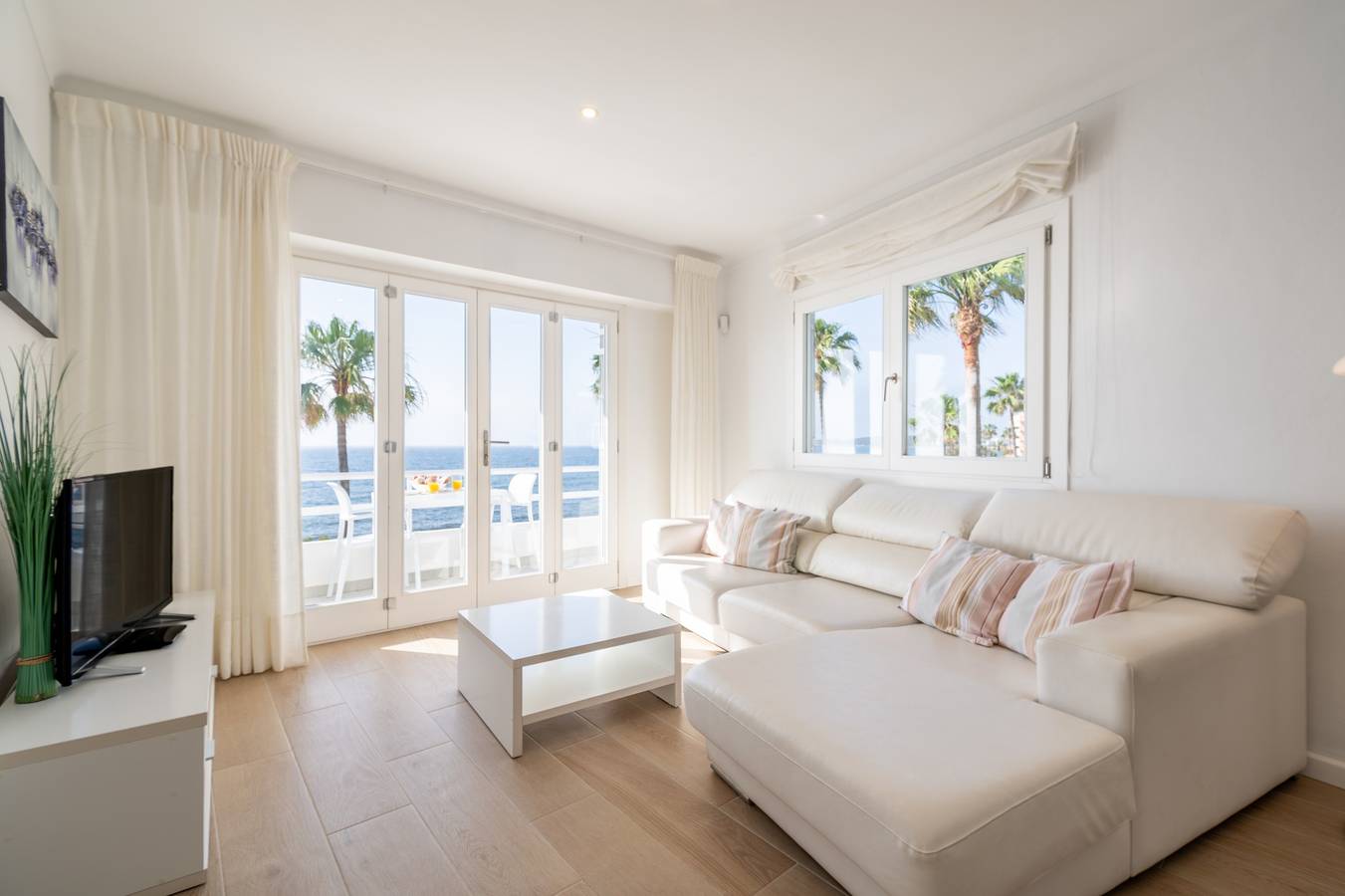 Apartamento inteiro, Apartamento 'Ses Roques' com vista para o mar, Wi-Fi e ar condicionado in Cala Bona, Son Servera