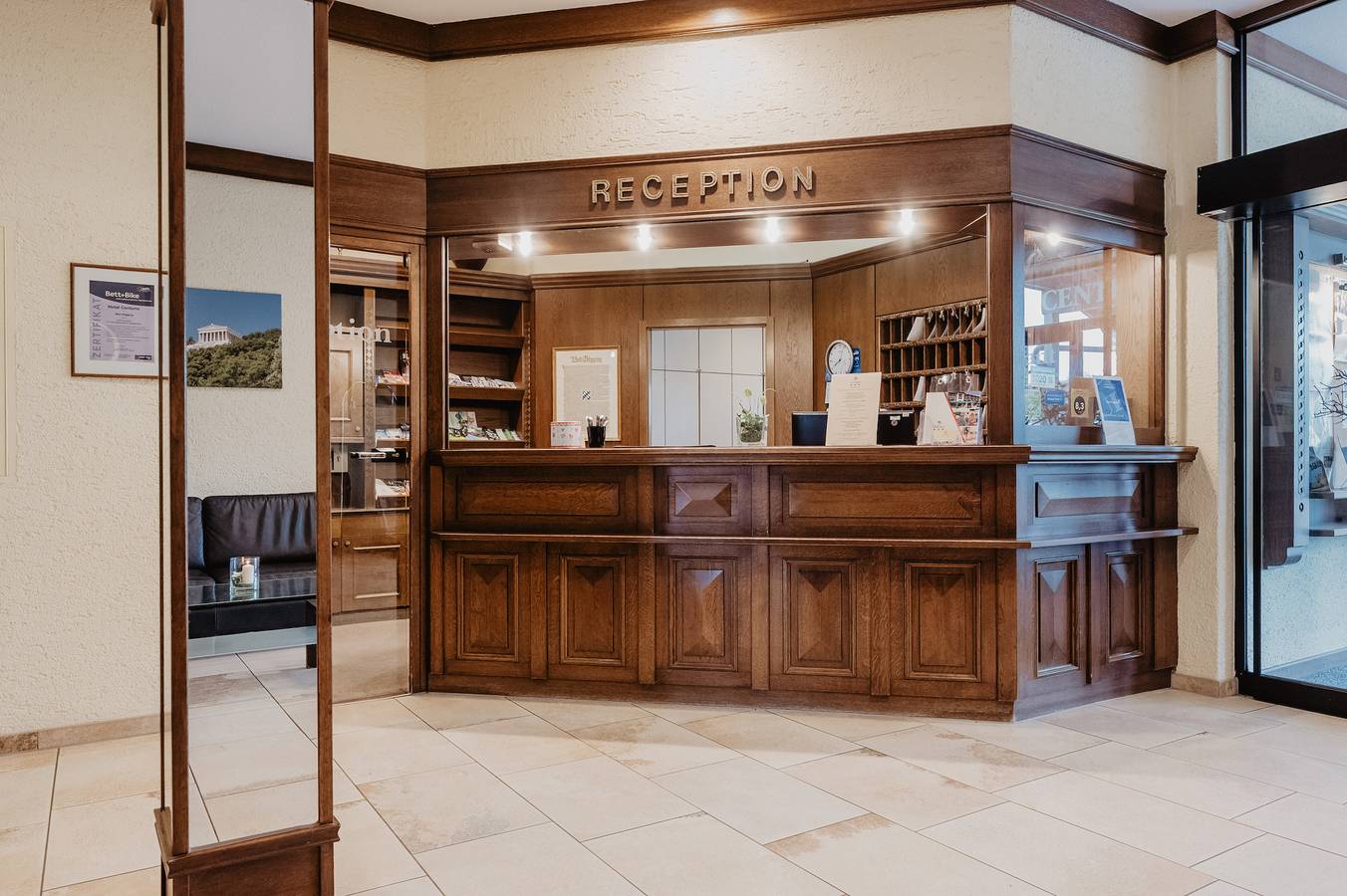 Hotel Centurio an der Therme - Doppelzimmer Standard mit kostenfreiem Wlan und Balkon in Neustadt a.d.Donau, Altmühltal