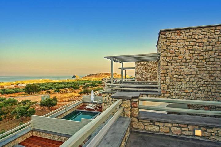 Villa pour 4 personnes, avec Balcon et Terrasse ainsi que Piscine et Vue