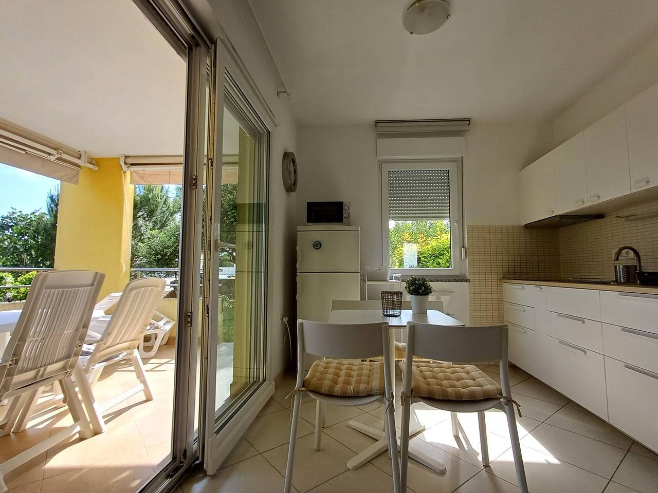 Apartamento entero, Pet-friendly Apartment Mediterraneo with Private Garden & Sea View
 in Krk Ciudad, Krk (isla)