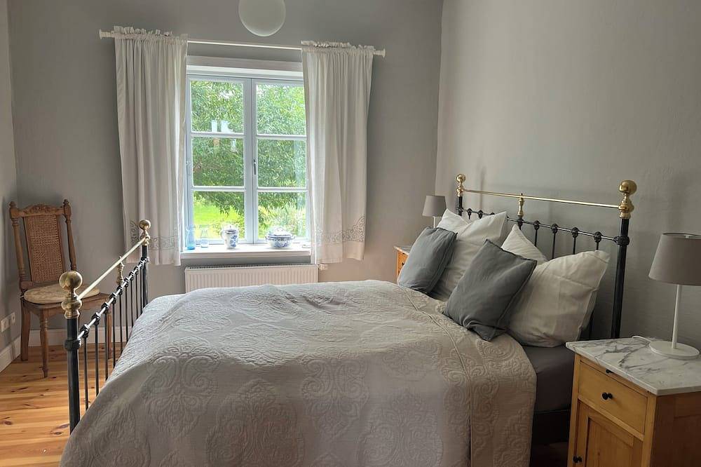 Alte reetgedeckte Kutscherremise für bis zu 5 Personen. in Bad Kleinen, Nordwestmecklenburg (Wismar und Umgebung)