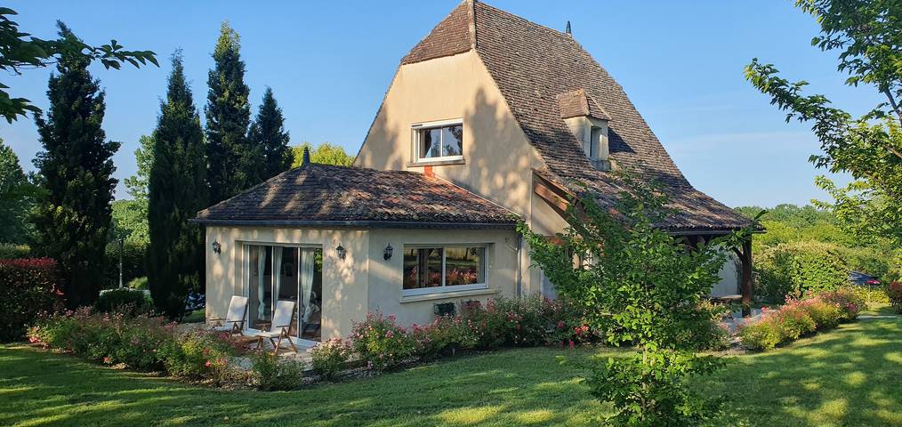 Gîte pour 6 personnes, avec piscine à Saint-Martin-de-Gurson