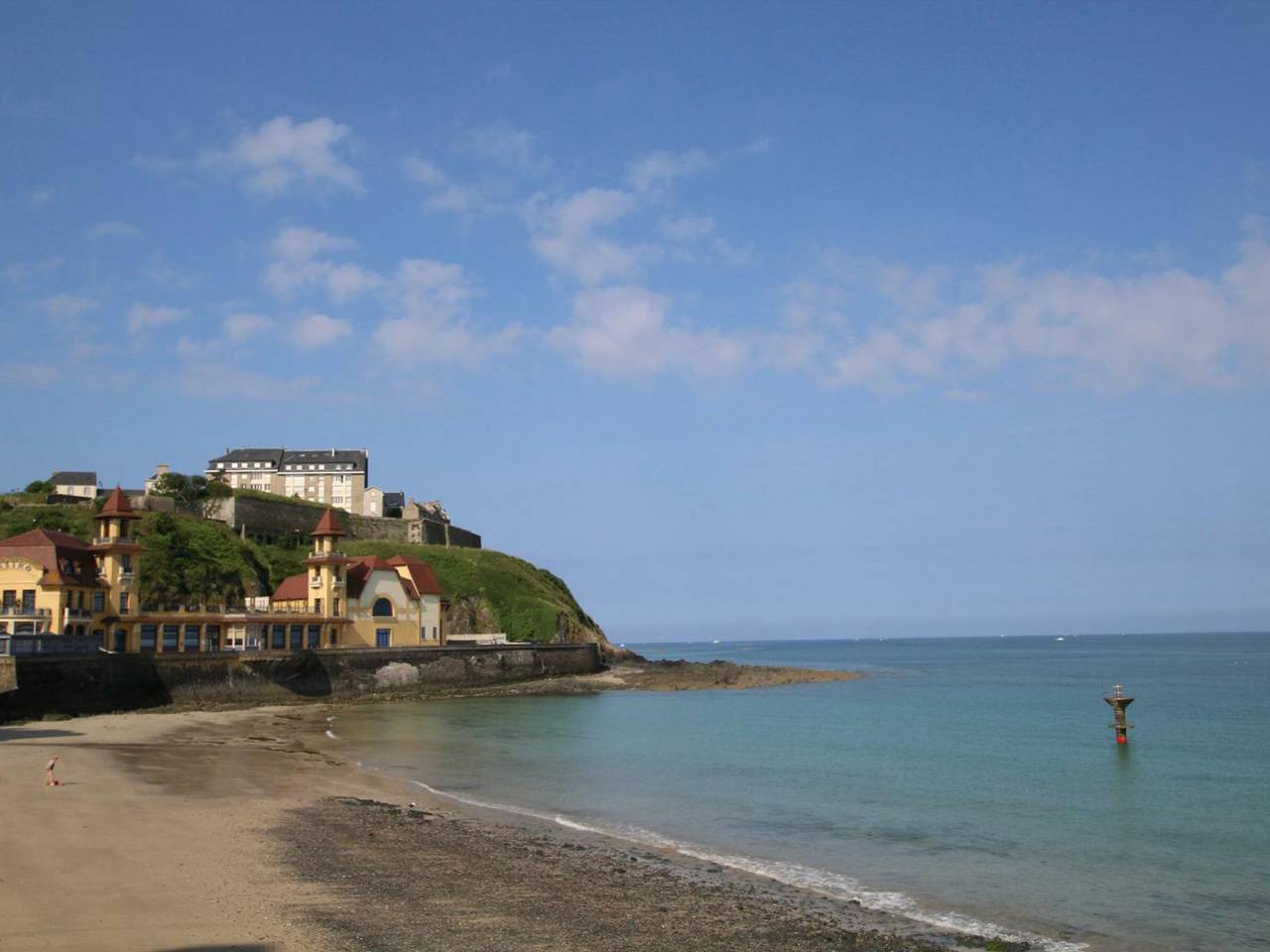 Casa familiar con jardín privado, terraza, Internet - Granville in Granville, Côte de la Déroute