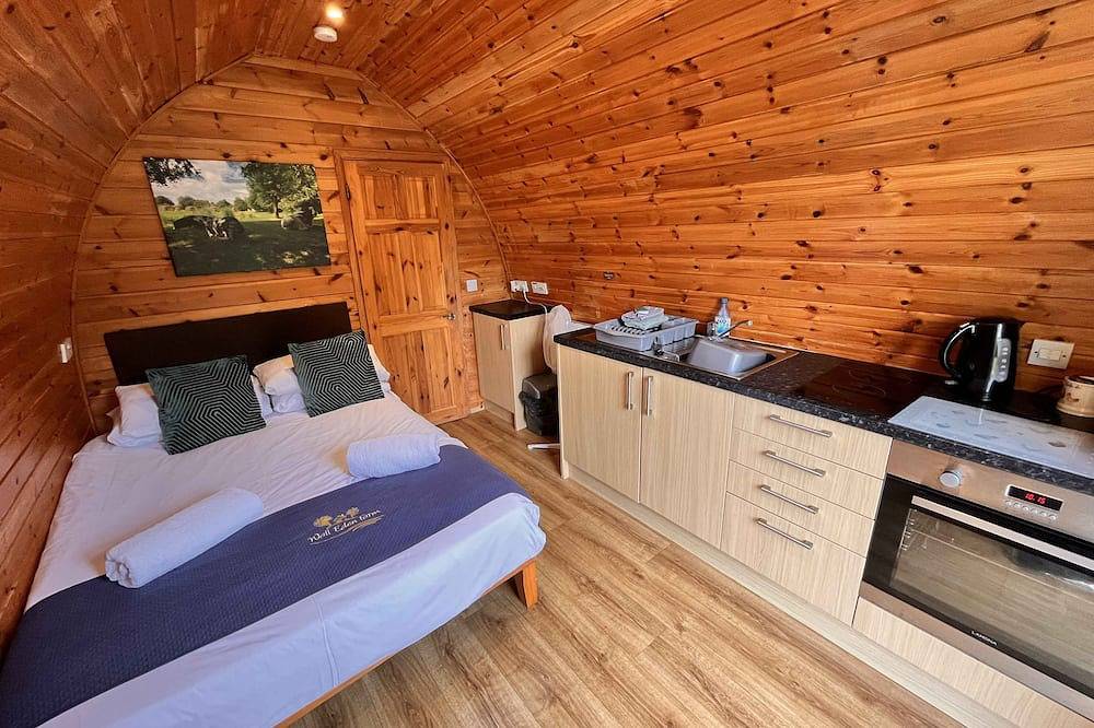 Glamping for 2 People in East Huntspill, Somerset