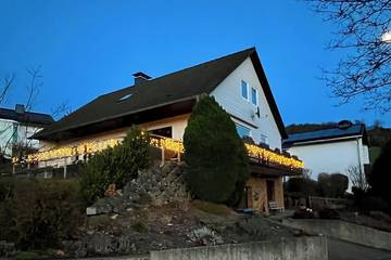 Ferienhaus für 14 Personen, mit Sauna und Garten in Olsberg