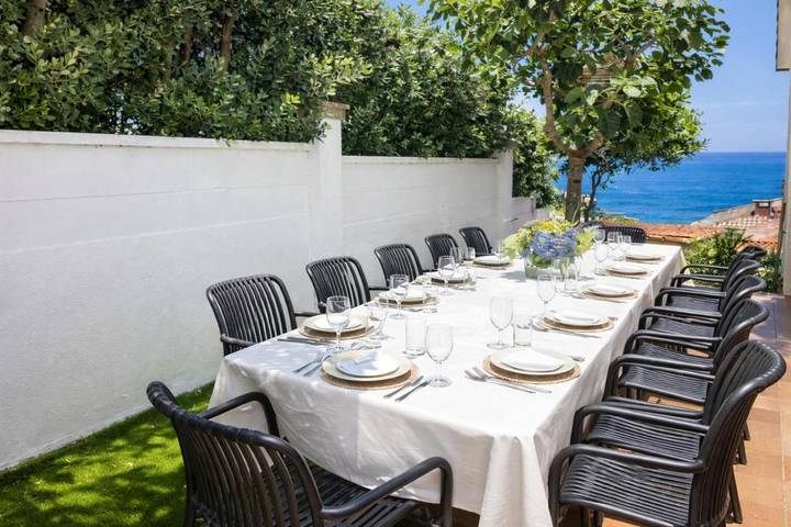 Casa de vacaciones para 12 personas, con piscina además de vistas y jardín - 1