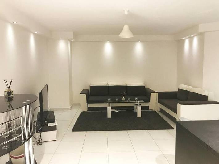 Gîte pour 3 personnes, avec Balcon et Jardin ainsi que Piscine et Vue à Tassin-la-Demi-Lune