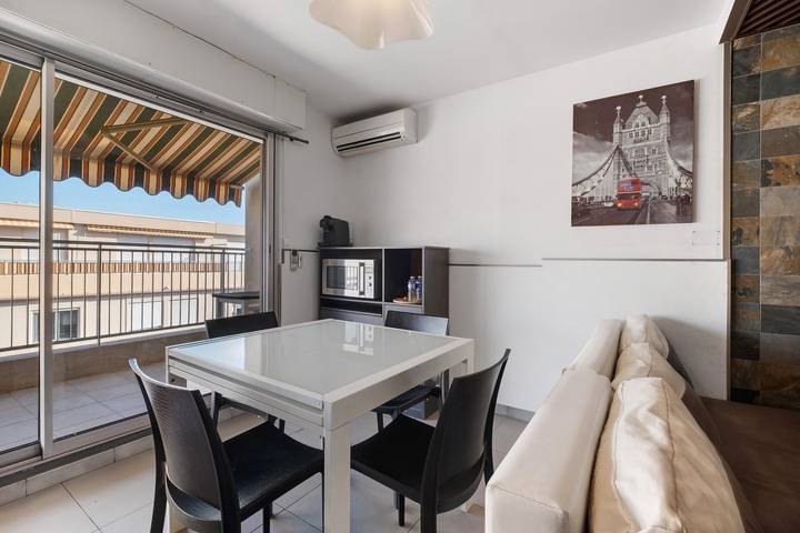 Gîte pour 4 personnes, avec Balcon à Vallauris - 2