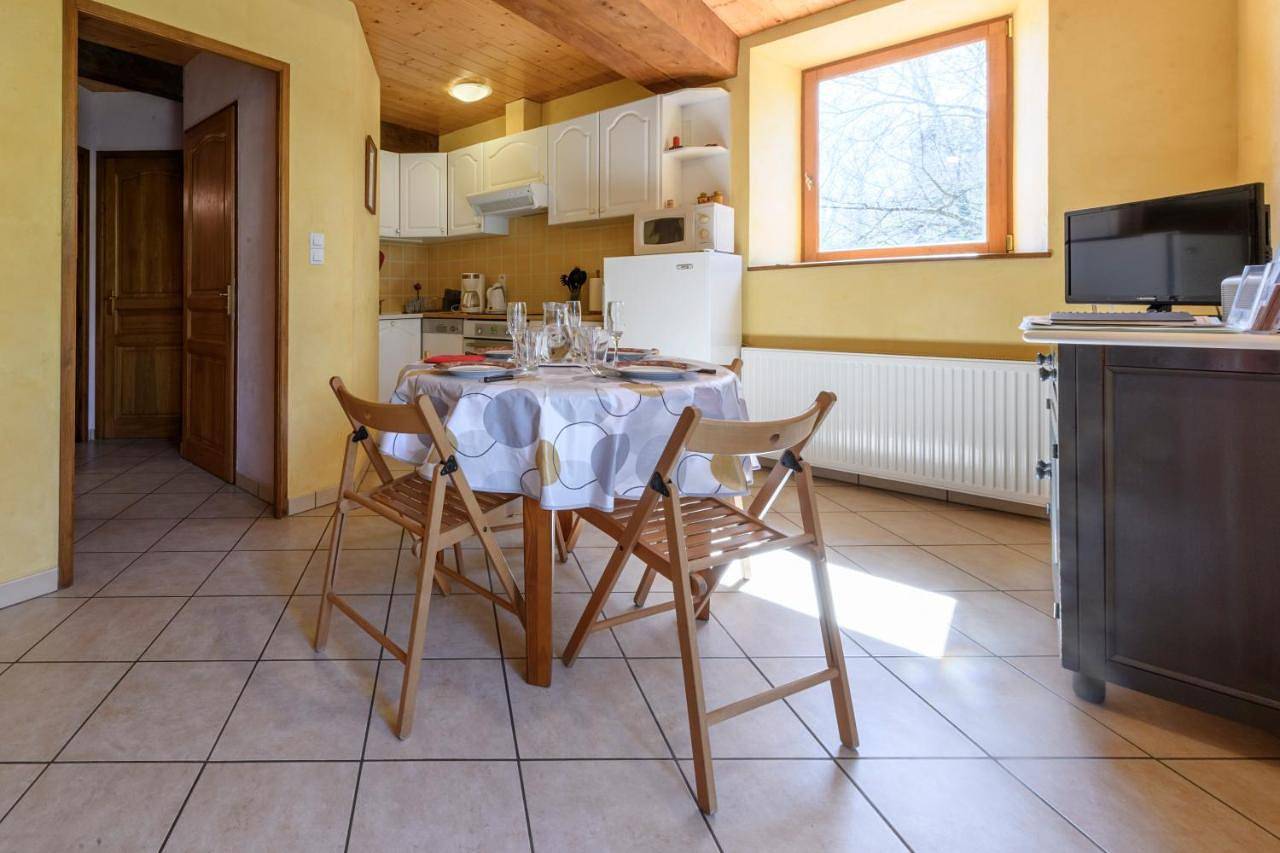 Two-Bedroom House in Luré, Région de Roanne