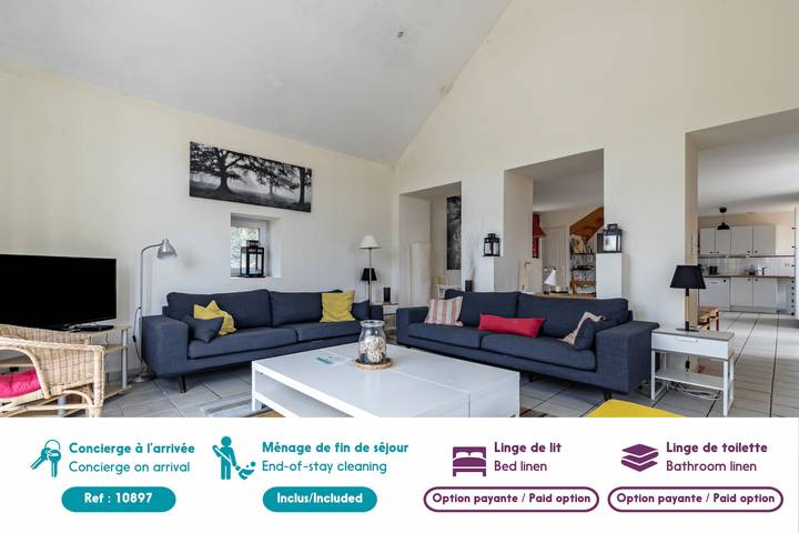 Gîte pour 12 personnes, avec terrasse et jardin, animaux acceptés à Landevieille - 2